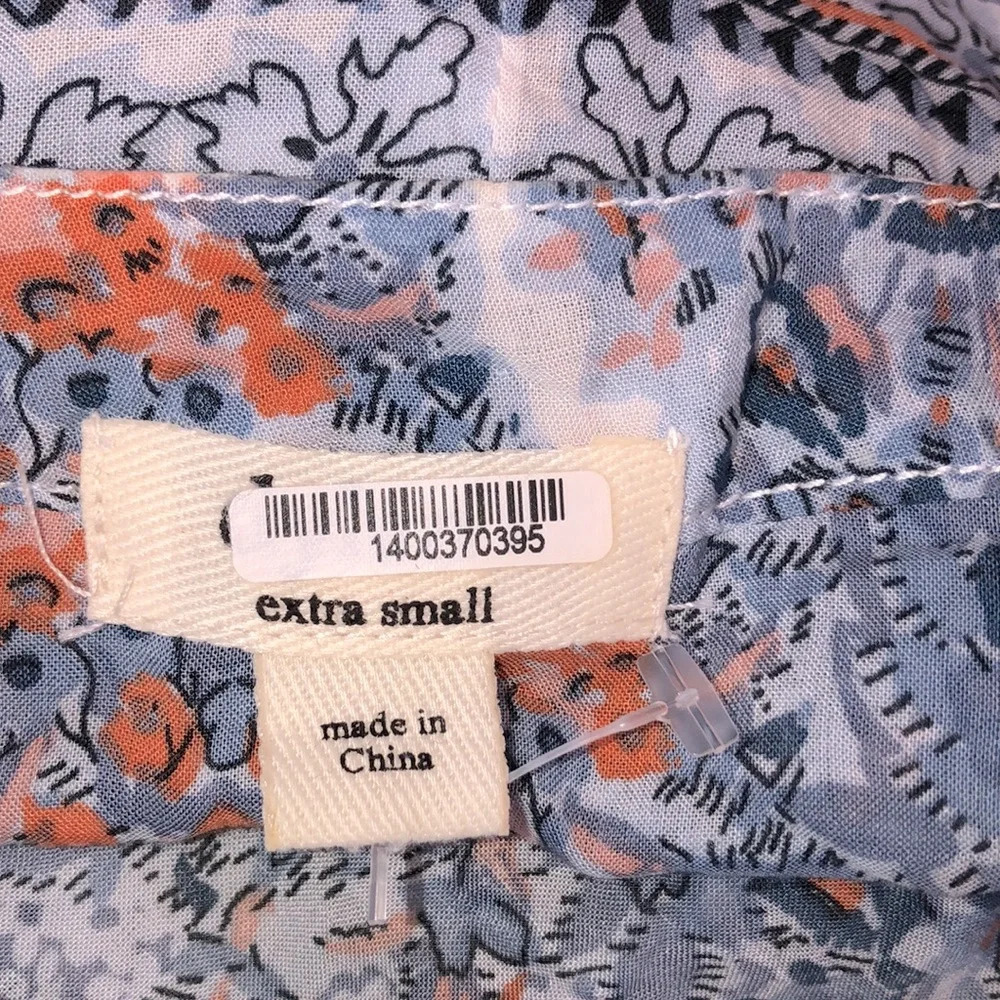 Blue floral xsmall top with tassels - Picture 4 of 7